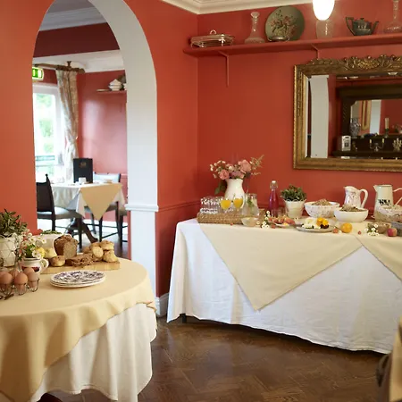 Ballyknocken House And Cookery School فندق